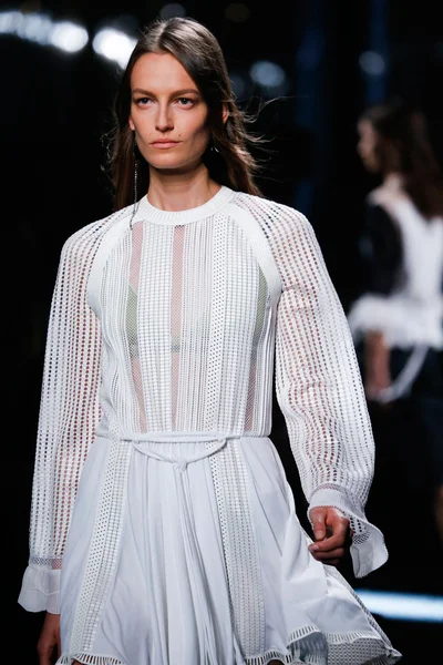 Look 54